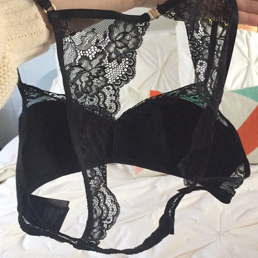 H&M Intimates Black Lace Racerback Bra Bralette Sexy Details Trim Satin Gold M - Picture 4 of 8